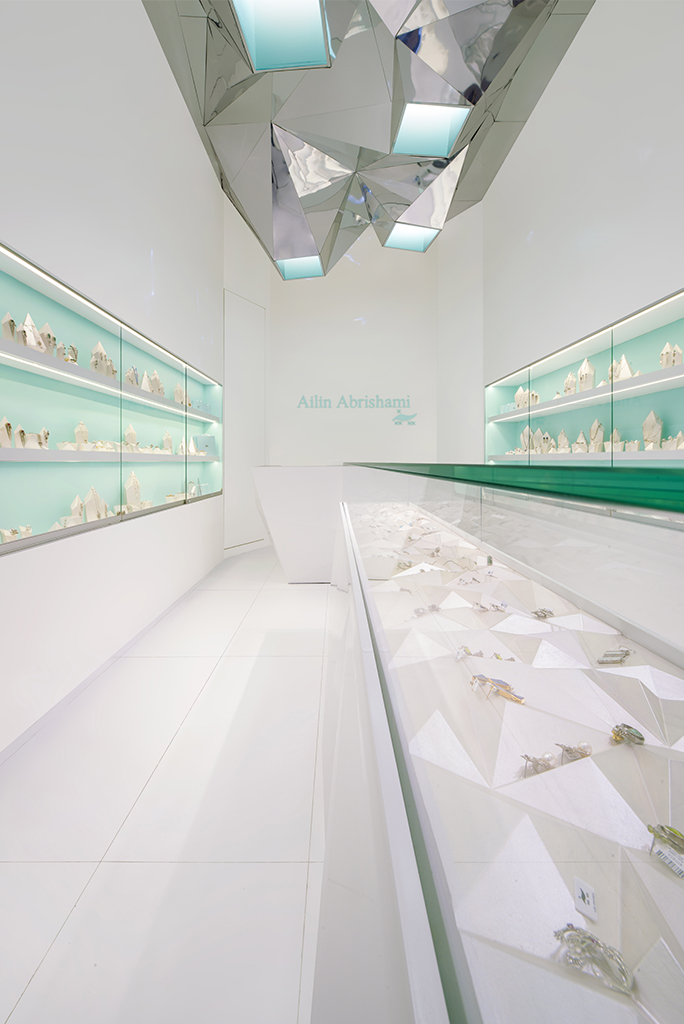 در ستایش آب و آینه